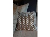 Odile gold 50x50cm tassels incl. vulling